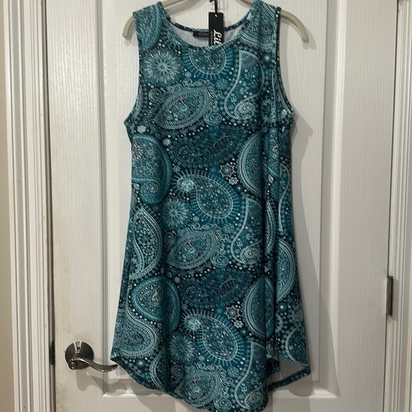 Lily Sz M sleeveless curved bottom dress NWT - Picture 1 of 3